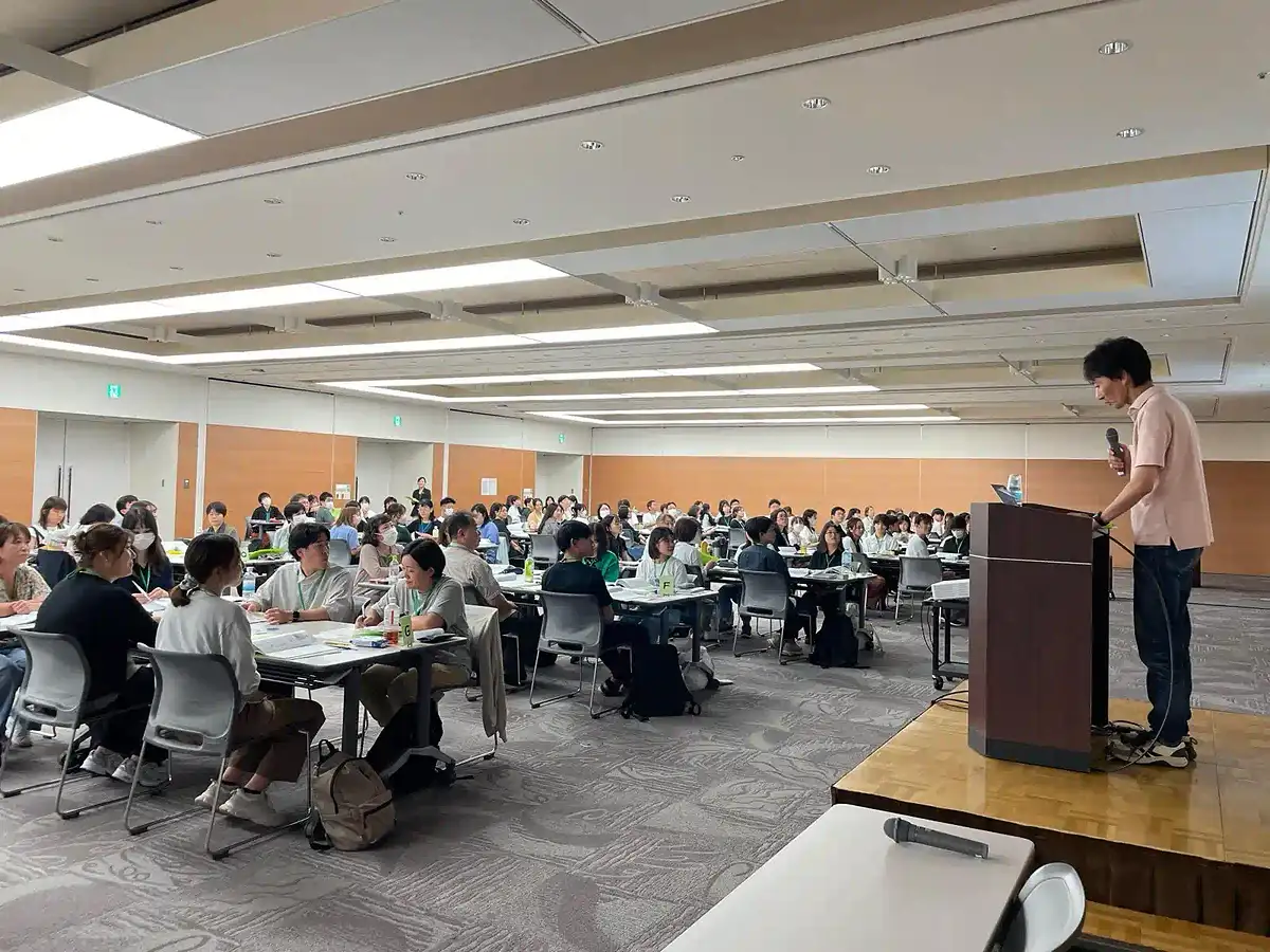 児童厚生員向け研修会で「紙ペンゲーム活用講座」を行ないました。